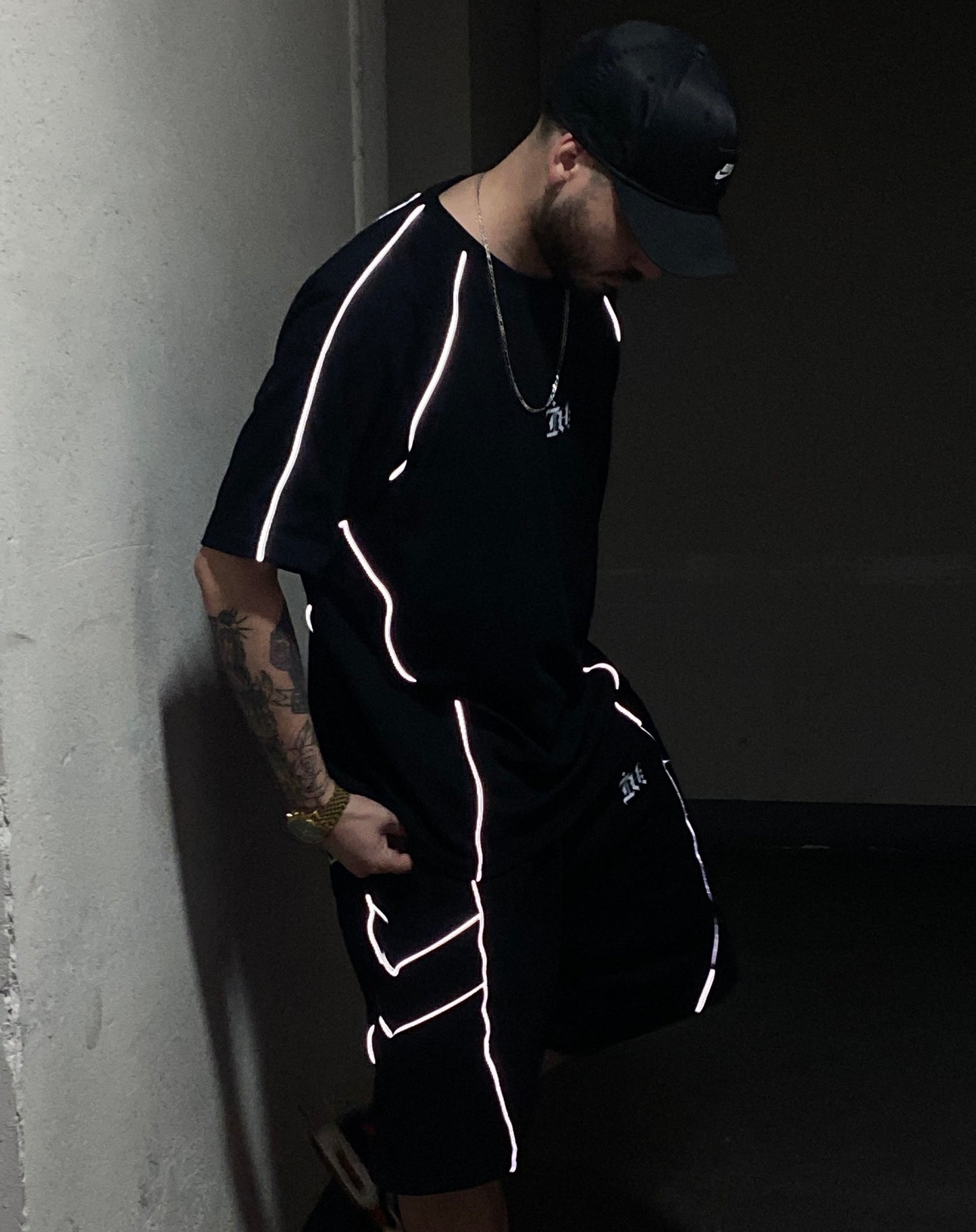 SHORT INVALUABLE REFLEX