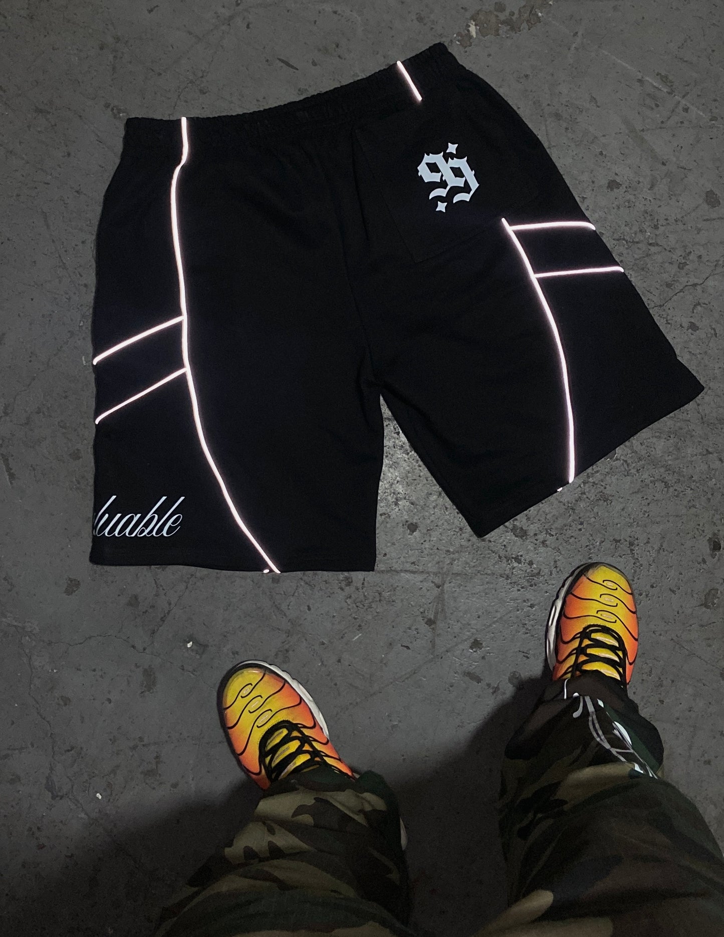 SHORT INVALUABLE REFLEX